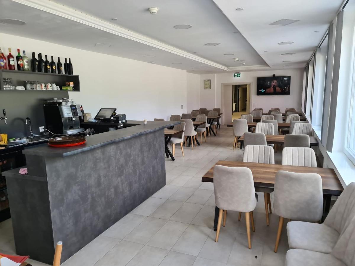 Helvetia Hotel Seewen  Ngoại thất bức ảnh